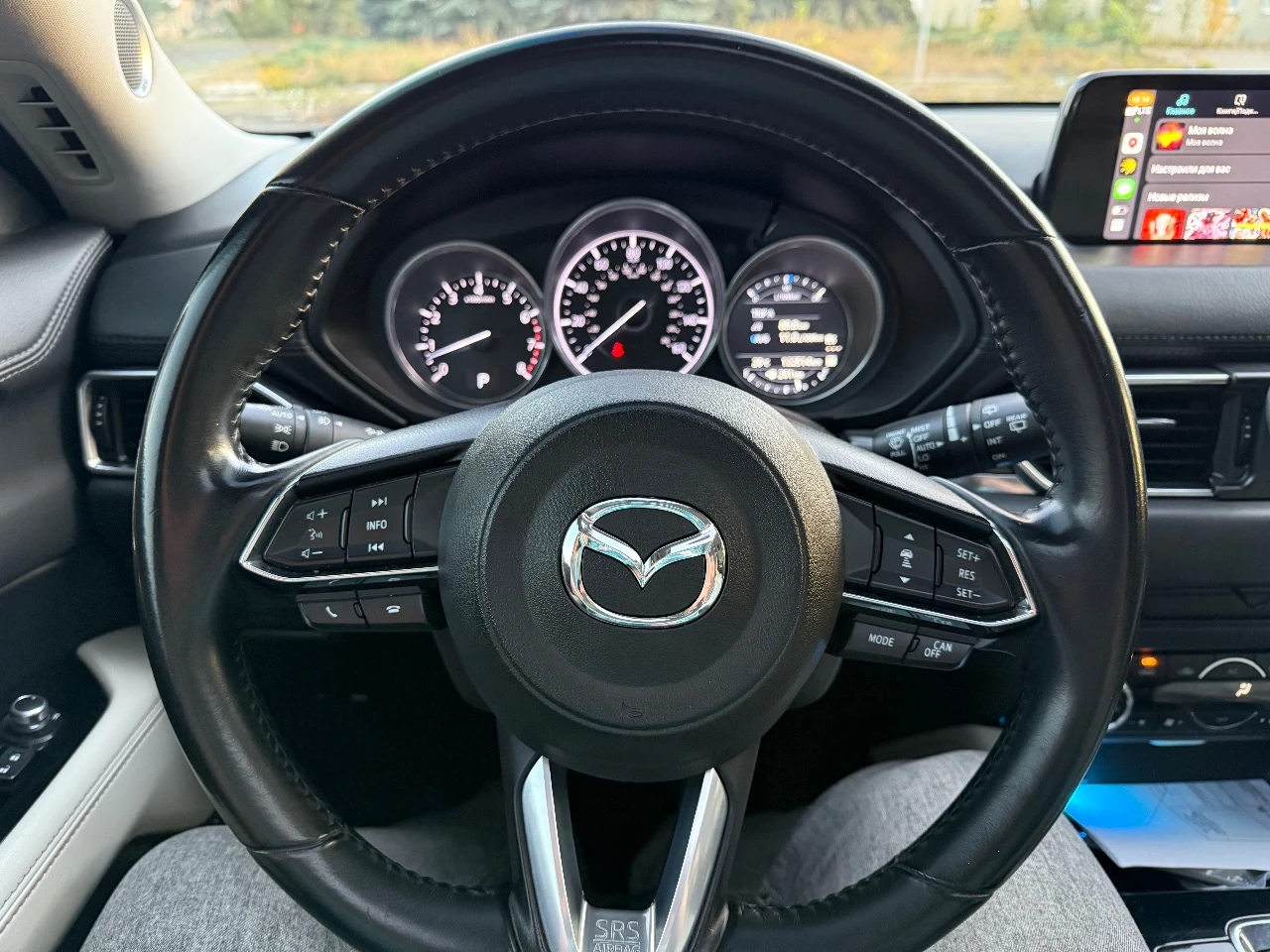 Продам mazda cx5, 2017 г. в. я собственник 2,5л. акпп полный привод 122000 км пробег комплектация: адаптивный круиз (разгоняется, тормозит самостоятельно, предотвращение столкновения) удержание в полосе адаптивный свет led (авто свет, авто дальний, следование за рулем), дхо датчик дождя датчики слепых зон датчики давления шин камера заднего вида кожаный салон двухзонный климат подогрев передних сидений электронная регулировка водительского сиденья люк auto на всех 4х окнах carplay/android auto + штатная навигация музыка bose штатный сабвуфер в запаске электронный привод багажника бесключевой доступ два комплекта ключей сигнализация starline с автозапуском бережная эксплуатация и своевременное обслуживание второй комплект колес с зимней шипованой резиной 2 550 000₽ - фотография - 5