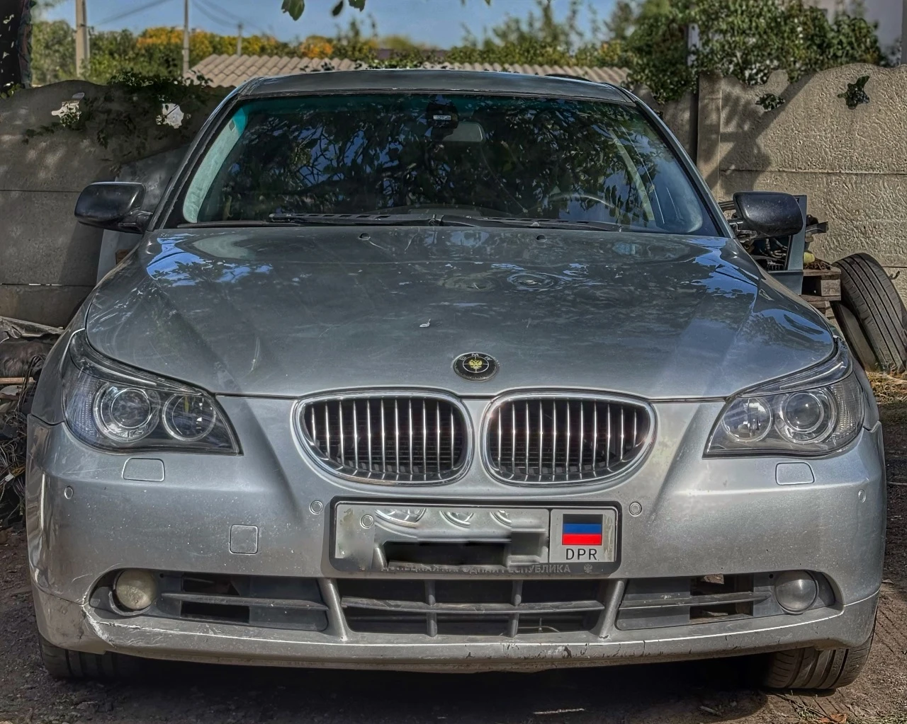 Bmw e60 2004г 525i m54b25 акпп полностью на ходу. колодки в круг новые, кондиционер заправлен. подогрев сидений. круиз работает. сиденья электро с памятью. электро регулировка руля. в штатную магнитолу установлен блютуз для музыки. диски r17 по кузову есть вмятины, царапины. учет днр, переоформление без проблем. донецк +79498099159 - телеграмм 750.000₽ - фотография - 6