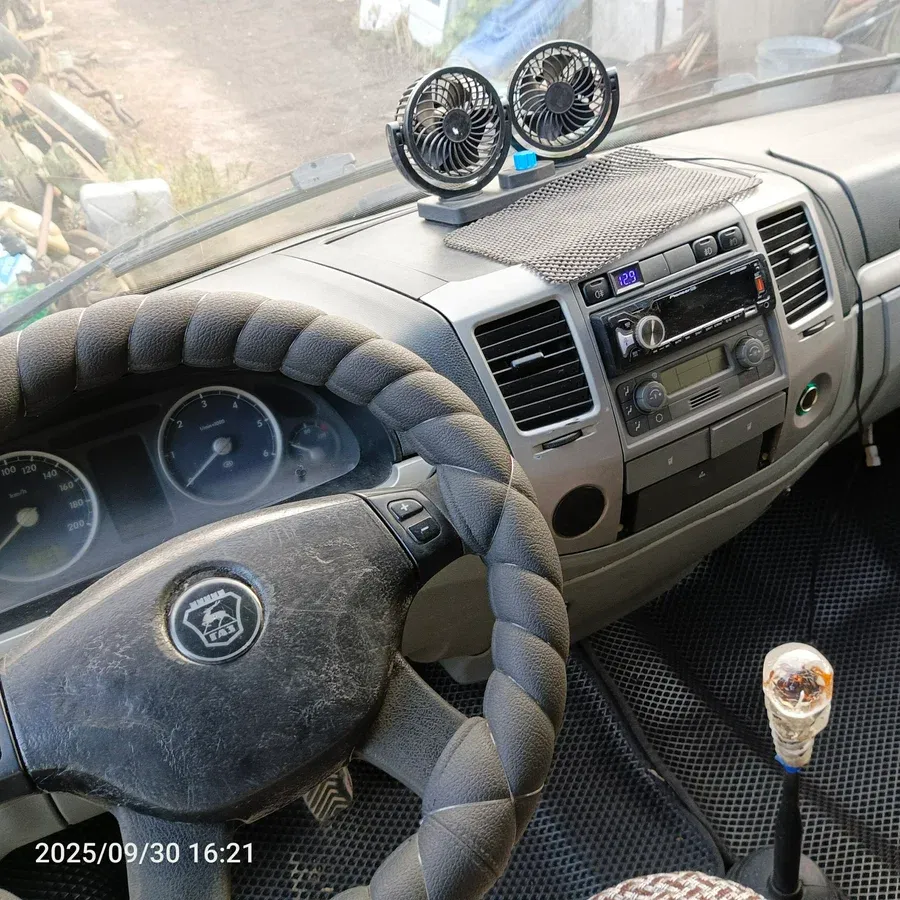 Соболь для души! из комфорта: электроподъемники, мульти-руль, торпеда бизнес, гур, качественный авто звук. далее самое интересное: соболь полностью обесшумлен кузов, кабина, дверные карты, всё обесшумивал. пол выполнен из нержавеющего алюминия, остальное это вагонка хвоя, сосна (покрывал биотонером и лаком в 2 слоя), диски литые, резина усиленная новая зимняя липучка (triangle), брал с большим профилем 225/65/16c, нигде не застрянет) зеркала боковые, новые с подогревом, стопы задние новые, фары новые (стекло), противотуманки ставил новые. свет на 10/10. вся обработана от коррозии, ни одного рыжика нет, так же шумка защищает от ржавчины! передок полностью перебран, балка перебрана, барабаны, колодки новые, рессоры новые самые мощные и при этом самые мягкие, глушитель (новый) переварен под баллоны метан, подвесной новый компрессия в каждом цилиндре идеальная. звук, очень приятный, езда очень плавная, очень хорошо набирает. движок, коробка да и вообще вся ходовая в идеальном состоянии! цена: 900.000. торга нет! делал для себя, для отдыха, можно спать в - 30 (проверял). машина в луганске. все номера читаются, не в залоге, не в кредите, запретов нет. за дополнительными фото, видео и т. д. в лс. +79591915862 (телеграм, ватсап). - фотография - 2