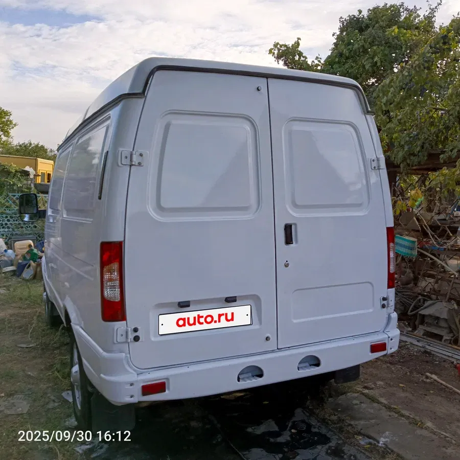 Соболь для души! из комфорта: электроподъемники, мульти-руль, торпеда бизнес, гур, качественный авто звук. далее самое интересное: соболь полностью обесшумлен кузов, кабина, дверные карты, всё обесшумивал. пол выполнен из нержавеющего алюминия, остальное это вагонка хвоя, сосна (покрывал биотонером и лаком в 2 слоя), диски литые, резина усиленная новая зимняя липучка (triangle), брал с большим профилем 225/65/16c, нигде не застрянет) зеркала боковые, новые с подогревом, стопы задние новые, фары новые (стекло), противотуманки ставил новые. свет на 10/10. вся обработана от коррозии, ни одного рыжика нет, так же шумка защищает от ржавчины! передок полностью перебран, балка перебрана, барабаны, колодки новые, рессоры новые самые мощные и при этом самые мягкие, глушитель (новый) переварен под баллоны метан, подвесной новый компрессия в каждом цилиндре идеальная. звук, очень приятный, езда очень плавная, очень хорошо набирает. движок, коробка да и вообще вся ходовая в идеальном состоянии! цена: 900.000. торга нет! делал для себя, для отдыха, можно спать в - 30 (проверял). машина в луганске. все номера читаются, не в залоге, не в кредите, запретов нет. за дополнительными фото, видео и т. д. в лс. +79591915862 (телеграм, ватсап). - фотография - 20