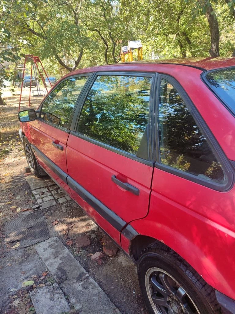 Volkswagen passat b3,1990, двс 1,8 бензин. после капремонта двс 30000км. расход по трассе 7,5,по городу 10. цена 200.000руб. торг. контактный телефон +79493159799 - фотография - 5