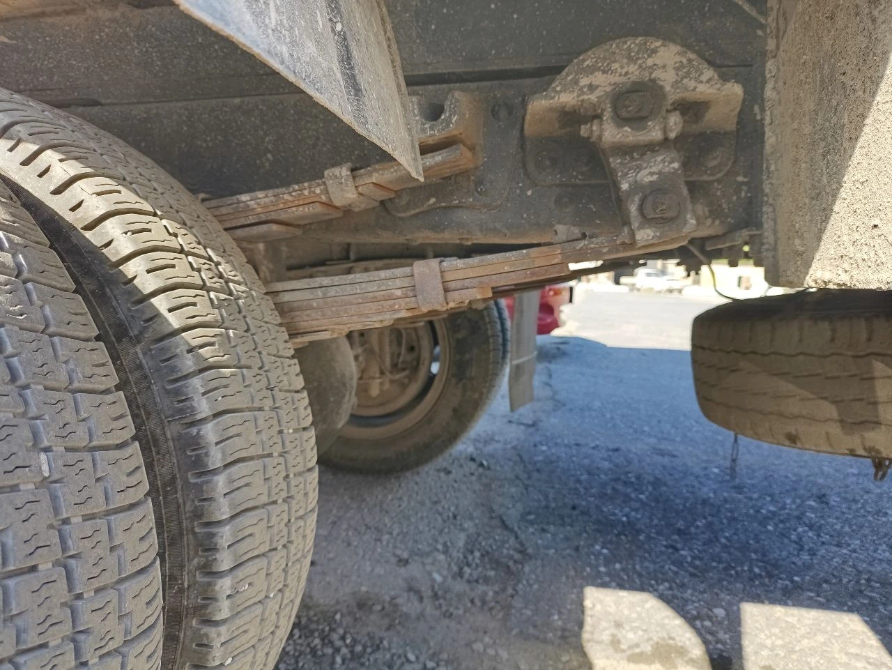 Продам бортовой грузовик фотон олин1043, сел поехал, 2005год, 3-х тонник, 3.7простой дизель, механика 5-ти ступка, будка 4метра. с документами порядок. смотреть в донецке. 400000р. +79494708166 - фотография - 10