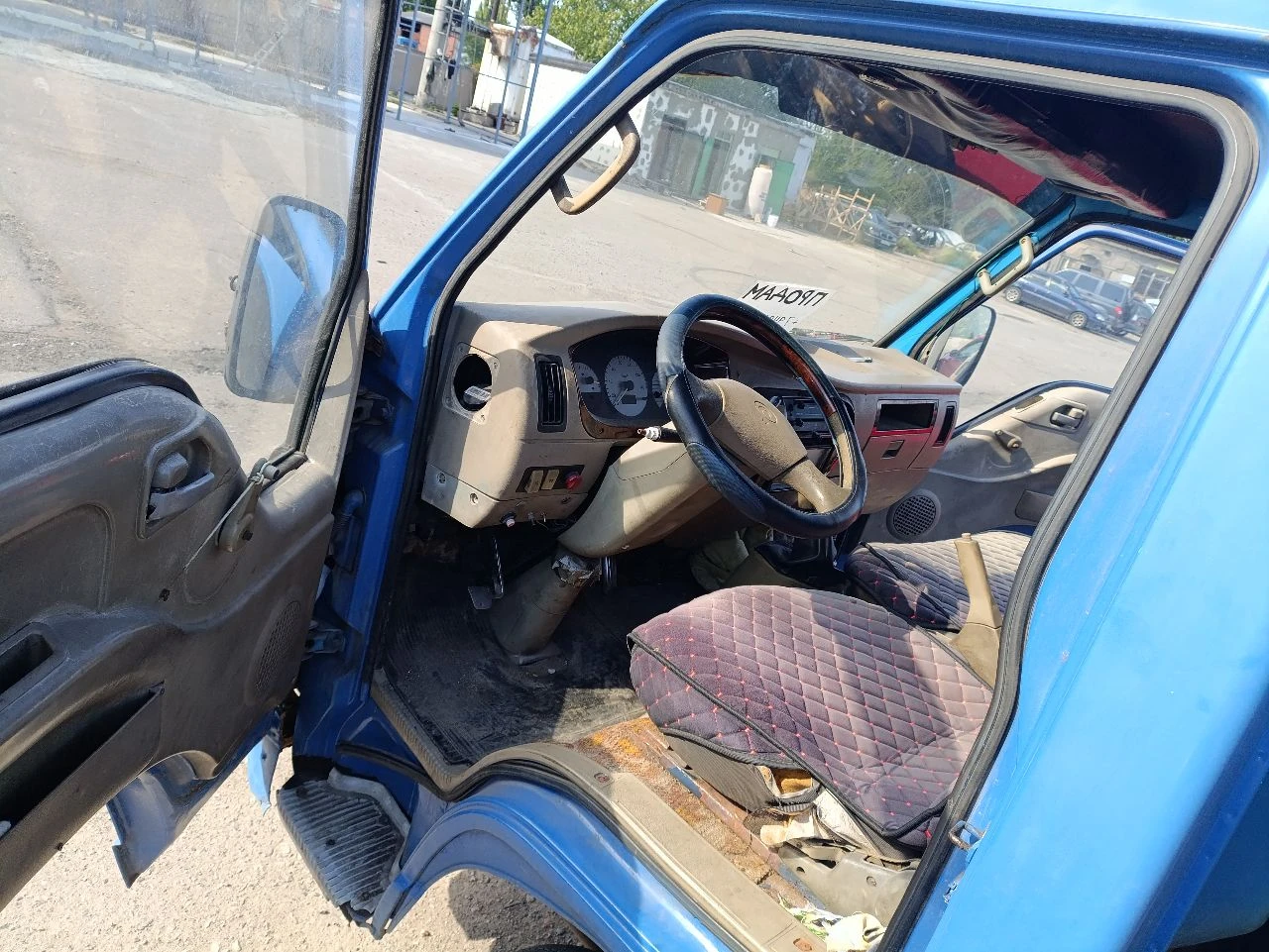 Продам бортовой грузовик фотон олин1043, сел поехал, 2005год, 3-х тонник, 3.7простой дизель, механика 5-ти ступка, будка 4метра. с документами порядок. смотреть в донецке. 400000р. +79494708166 - фотография - 5