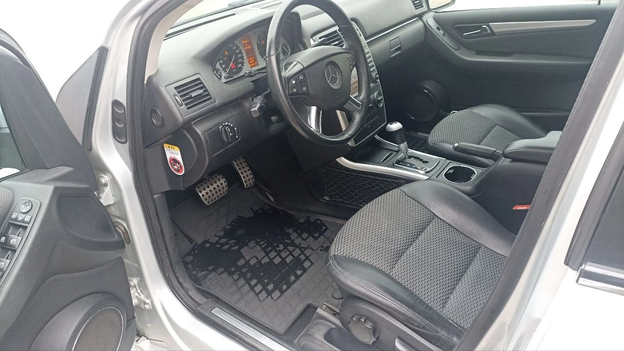 Продам mercedes benz класс б, кузов 245 - в хорошем состояние. автомобиль покупался в 2020 году в грузии с пробегом 59000 тыс. (есть подтверждающий документ по данному пробегу). в настоящее время оригинальный пробег 149000. машина находится в хорошем (очень ухоженном) состоянии. все всегда обслуживалось вовремя и на расходники вышесреднего качества. последняя замена масла в двигатели на 143000, а в коробке на 134000. проблем по ходовке, двигателю и коробке нет никаких. комплектация спорт. есть не значительные сколы по машине. продаю связи с покупкой новой машины. своевременно обслуживался. куплен не в кредит. оригинальный птс. кузов в родной краске. не участвовал в дтп. в салоне не курили. зимняя резина в комплекте. зимняя резина в комплекте. летняя резина в комплекте. обмен не интересует. возможен торг при осмотре. возможен торг при осмотре. тел. +79281538202 (вацап, телеграмм) - фотография - 5