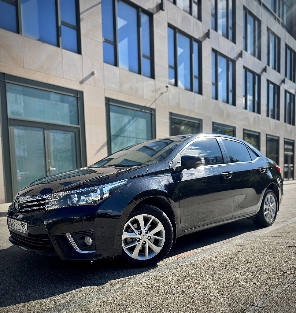 🚘продам toyota corolla 2013, 1.6 cvt, бензин, комплектация style, пробег 204 000км. 💰цена 1 380 000 руб. осмотр г. донецк, матвеев курган, покровское, таганрог. 📲+7 949 322-18-00. 3 владельца птс, из автосалона тойота центр, есть сервисная книжка. двигатель работает ровно, регулярная замена масла toyota, коробка переключается мягко, без пинков, обслуживал. кузов без ржавчины, обработал антикором. по подвеске все менялось вовремя. по опциям все необходимое есть: кондиционер, подогрев передних сидений, жк-дисплей, управление на руле, камера заднего вида, bluetooth, carplay установлен. вместительный багажник, 2 комплекта ковриков, 2 ключа, центральный замок, сигнализация, летняя и зимняя резина r16. по телефону расскажу подробнее. - фотография - 2