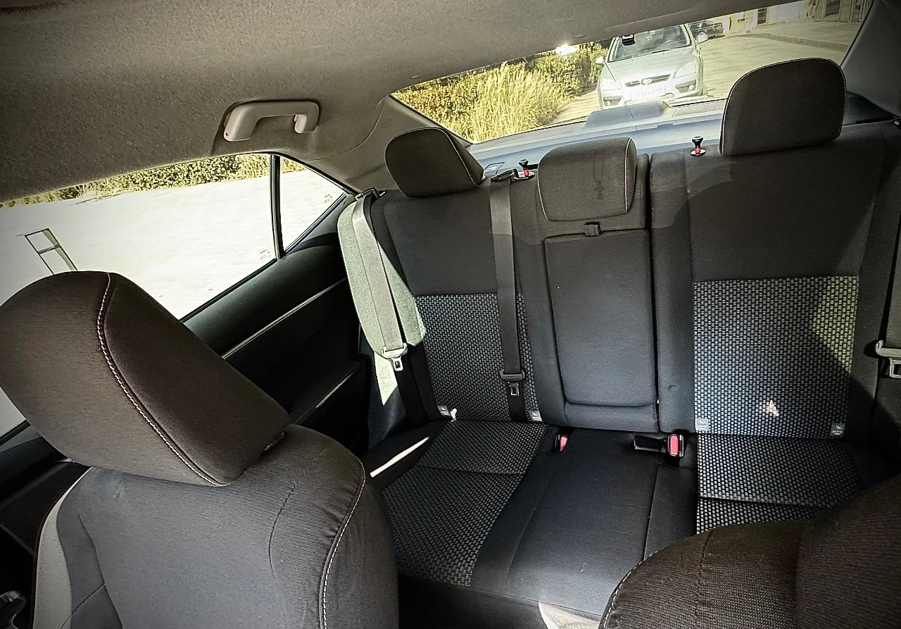 🚘продам toyota corolla 2013, 1.6 cvt, бензин, комплектация style, пробег 204 000км. 💰цена 1 380 000 руб. осмотр г. донецк, матвеев курган, покровское, таганрог. 📲+7 949 322-18-00. 3 владельца птс, из автосалона тойота центр, есть сервисная книжка. двигатель работает ровно, регулярная замена масла toyota, коробка переключается мягко, без пинков, обслуживал. кузов без ржавчины, обработал антикором. по подвеске все менялось вовремя. по опциям все необходимое есть: кондиционер, подогрев передних сидений, жк-дисплей, управление на руле, камера заднего вида, bluetooth, carplay установлен. вместительный багажник, 2 комплекта ковриков, 2 ключа, центральный замок, сигнализация, летняя и зимняя резина r16. по телефону расскажу подробнее. - фотография - 5