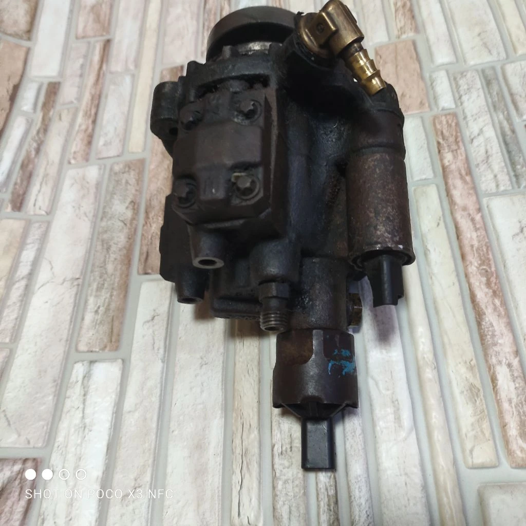 Продам топлевный насос высокого давления на форд торнео коннект 1.8 турбодизель, цена 12000 рублей,... - фотография
