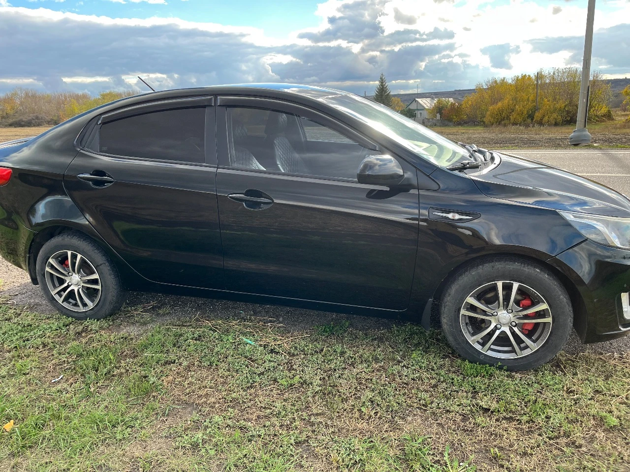 Kia rio 3
1,4 Бензин,
2011 Год
Кондиционер,
Электростеклоподъемники,
Электрозеркала,
Мультимедиа, usb,
Легкосплавные диски,
Автомобиль находится в отличном
Техническом состоянии,
Была проведена замена масла, фильтров, и других технических
Жидкостей
Вложений не требует
Цена- 830.
Тел. +7959 517 97 92 - фотография - 2