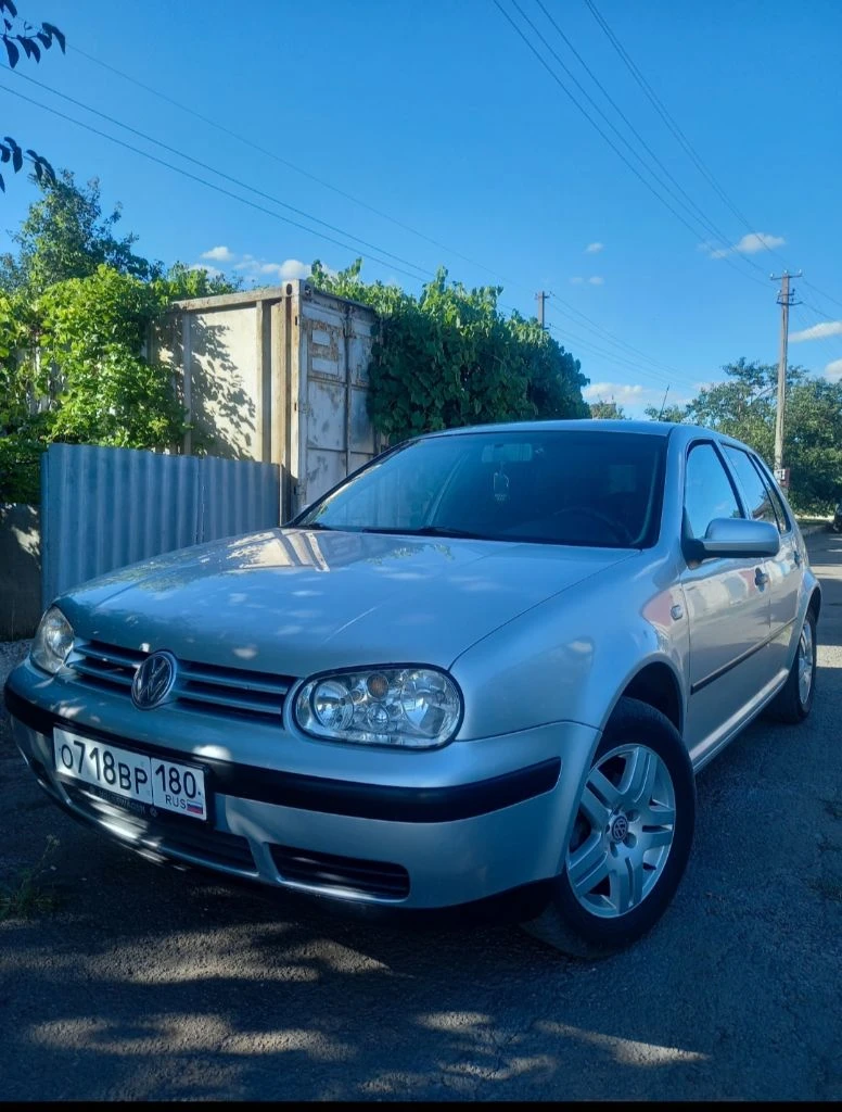 Продам личный volkswagen golf 4 1.6 16v, 2002г. авто в отличном состоянии без каких либо проблем, сел и поехал, двигатель коробка без нареканий, полностью обслужен, салон ухожен, в машине не курили, стоит хорошая музыка, за машиной следили, первый хозяин в рф, кондер печка на отлично, работает каждая кнопочка, крепкий оцинкованный кузов. покупатель будет доволен. 2 комплекта резины.590т. р торг у капота. звоните +79497150841 артём - фотография - 3
