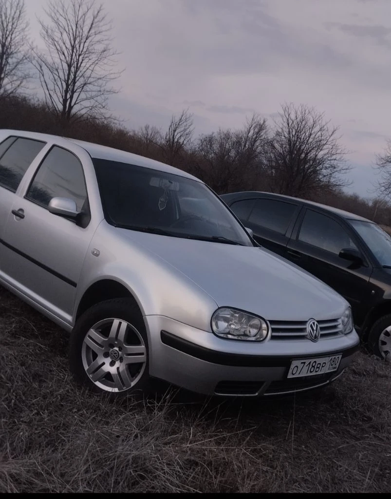 Продам личный volkswagen golf 4 1.6 16v, 2002г. авто в отличном состоянии без каких либо проблем, сел и поехал, двигатель коробка без нареканий, полностью обслужен, салон ухожен, в машине не курили, стоит хорошая музыка, за машиной следили, первый хозяин в рф, кондер печка на отлично, работает каждая кнопочка, крепкий оцинкованный кузов. покупатель будет доволен. 2 комплекта резины.590т. р торг у капота. звоните +79497150841 артём - фотография - 5