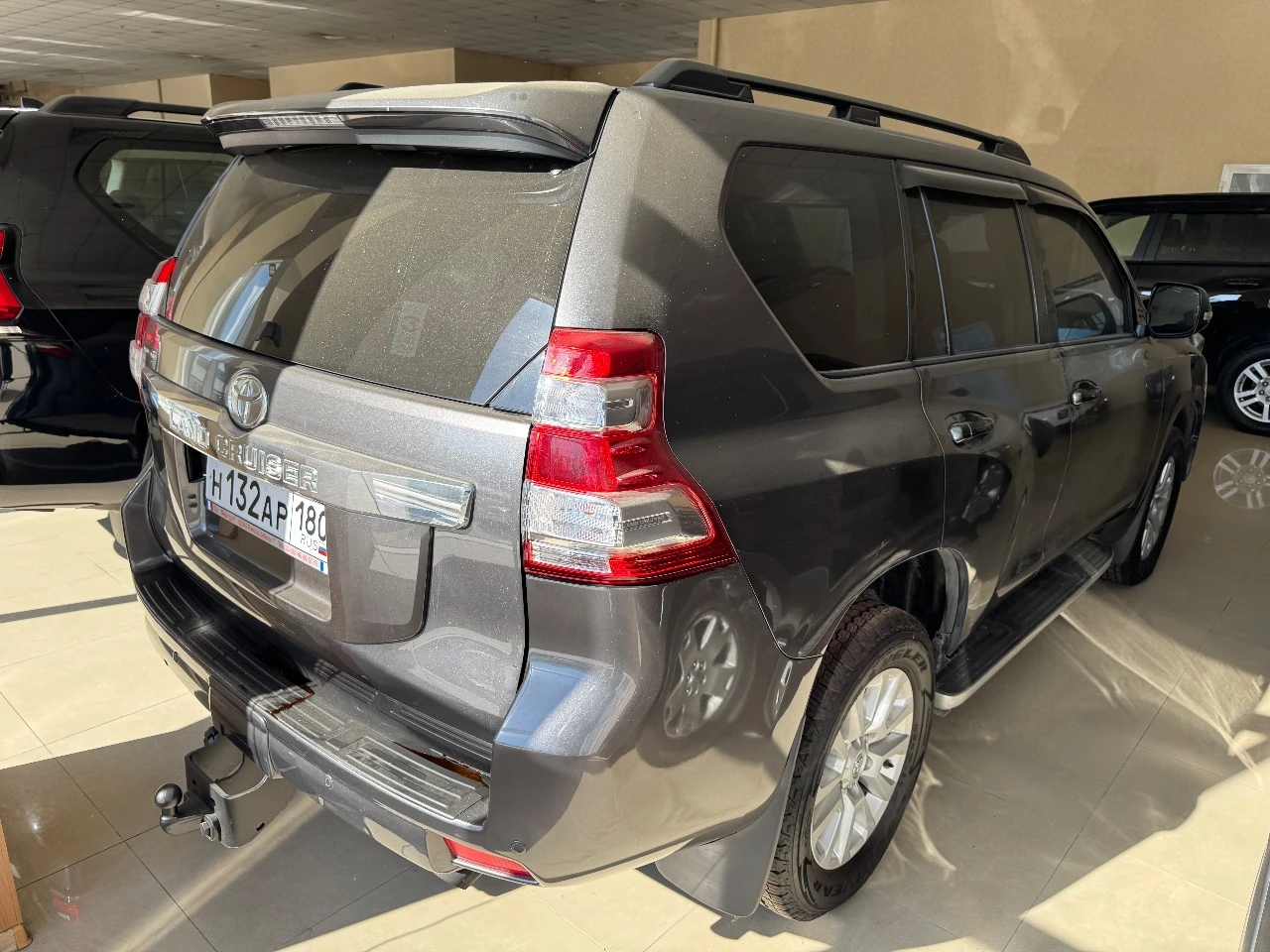 Toyota land cruiser prado 150 2014 г. в. , пробег 230 000 км мотор 3.0 турбодизель, механическая кпп, полный привод. автомобиль без дтп, пригнан из франции в 2023 году, с тех пор в одних руках. полностью обслужен, вложений не требует. в прошлом году делалась антикоррозионная обработка с полным разбором, кузов и рама в идеальном состоянии, в придачу два комплекта резины. два ключа. цена 3.300.000₽, торг. подробности по телефону +79493024791 - фотография - 5