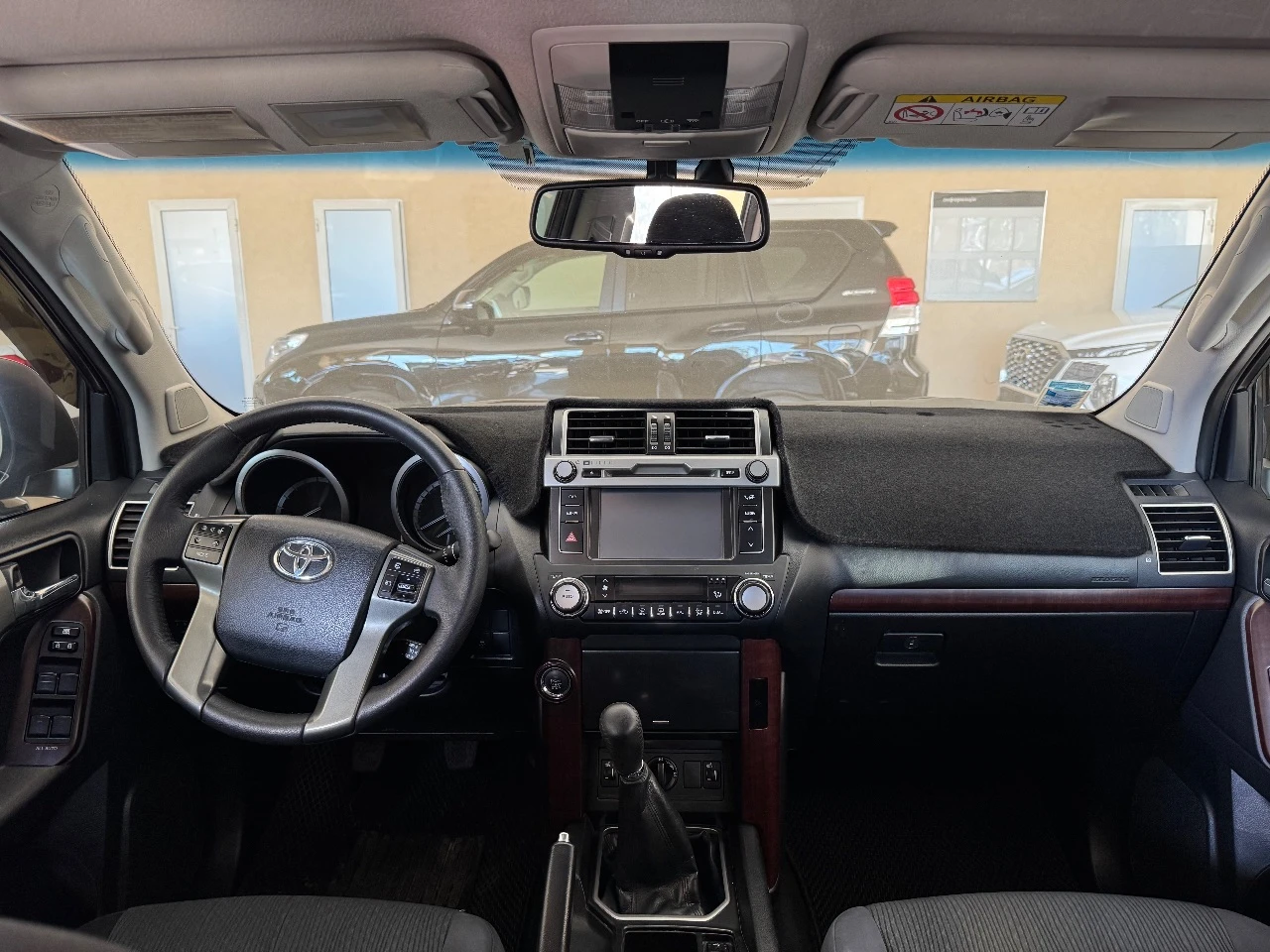 Toyota land cruiser prado 150 2014 г. в. , пробег 230 000 км мотор 3.0 турбодизель, механическая кпп, полный привод. автомобиль без дтп, пригнан из франции в 2023 году, с тех пор в одних руках. полностью обслужен, вложений не требует. в прошлом году делалась антикоррозионная обработка с полным разбором, кузов и рама в идеальном состоянии, в придачу два комплекта резины. два ключа. цена 3.300.000₽, торг. подробности по телефону +79493024791 - фотография - 6