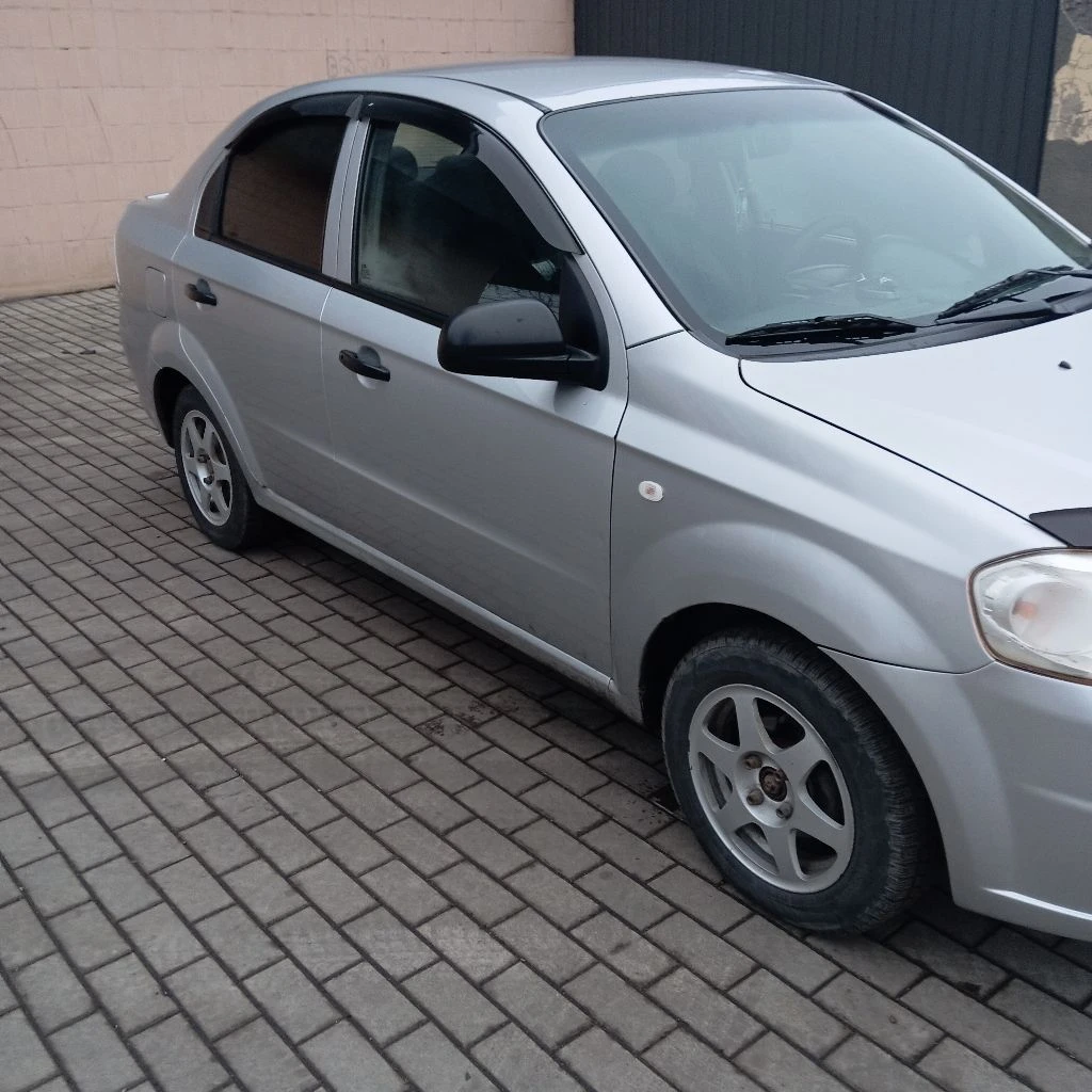 Шевроле авео 1.2 2011г. пробег 136000т. документы в порядке 180рег. цена 360000т. р. +79493590454 - фотография - 3