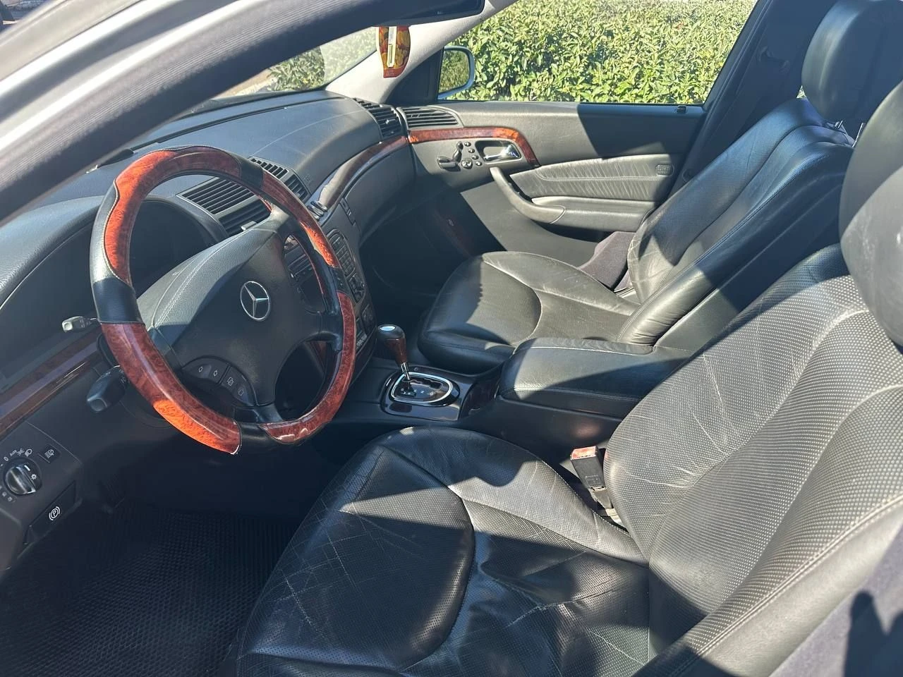 Продам мерседес s 320 w 220 2001 г. в. 3.2. бензин атмосферник. состояние хорошее, масла, фильтра поменяны. климат контроль новый. ходовая в норме. владелец, переоформление. +7 (949) 705-71-48 +7 (949) 705-71-49 цена 760.000. торг - фотография - 7