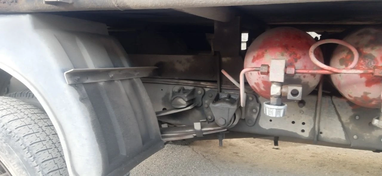 Продам газель 2007г 450.000₽ есть торг. двигатель змз405 2007 год. метан 4 баллона. коробка, редуктор- поменяны. собственник, переоформление без проблем. на ходу, каждый день в работе. связь- +79493684052 - фотография - 4