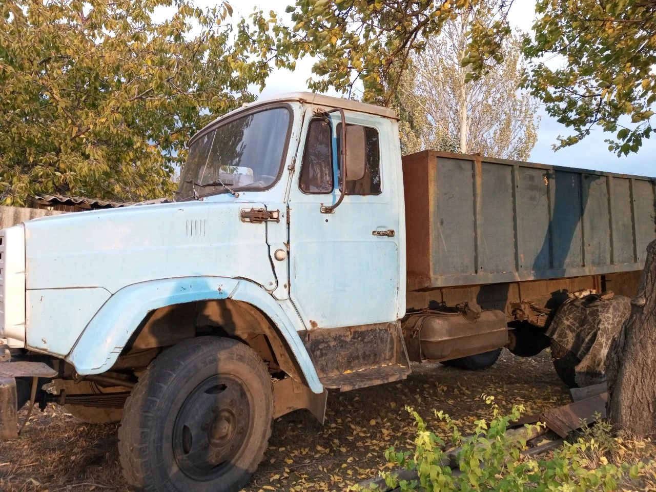 Продам зил 4331 по болтам или целый. двигатель дизель 645, коробка 9 ступенчатая. тел:+79490367572 - фотография - 4