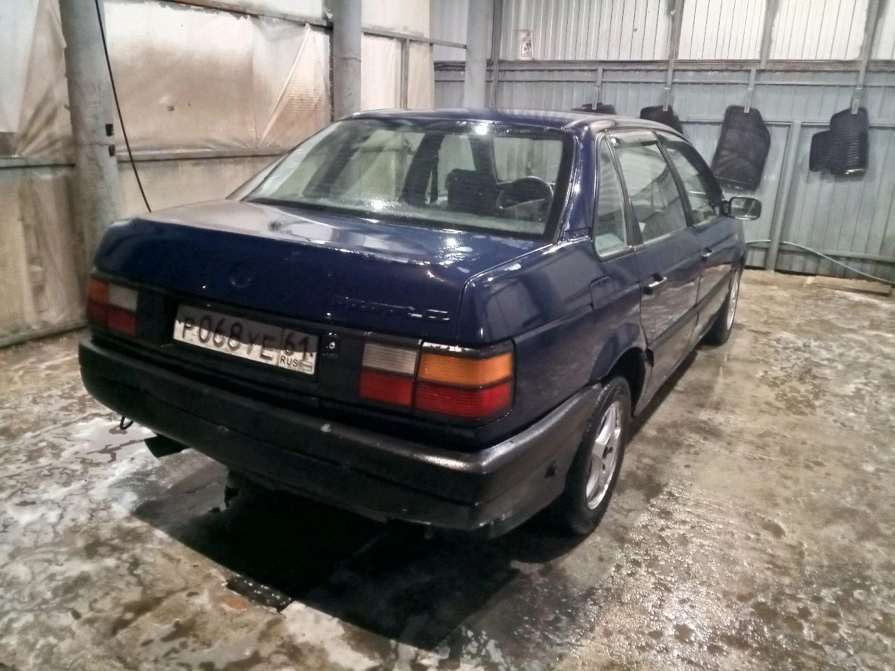 Продам пассат б3'1991,1.8, коробка мотор всё чётко! Цена 100₽+79494215161 - фотография - 1