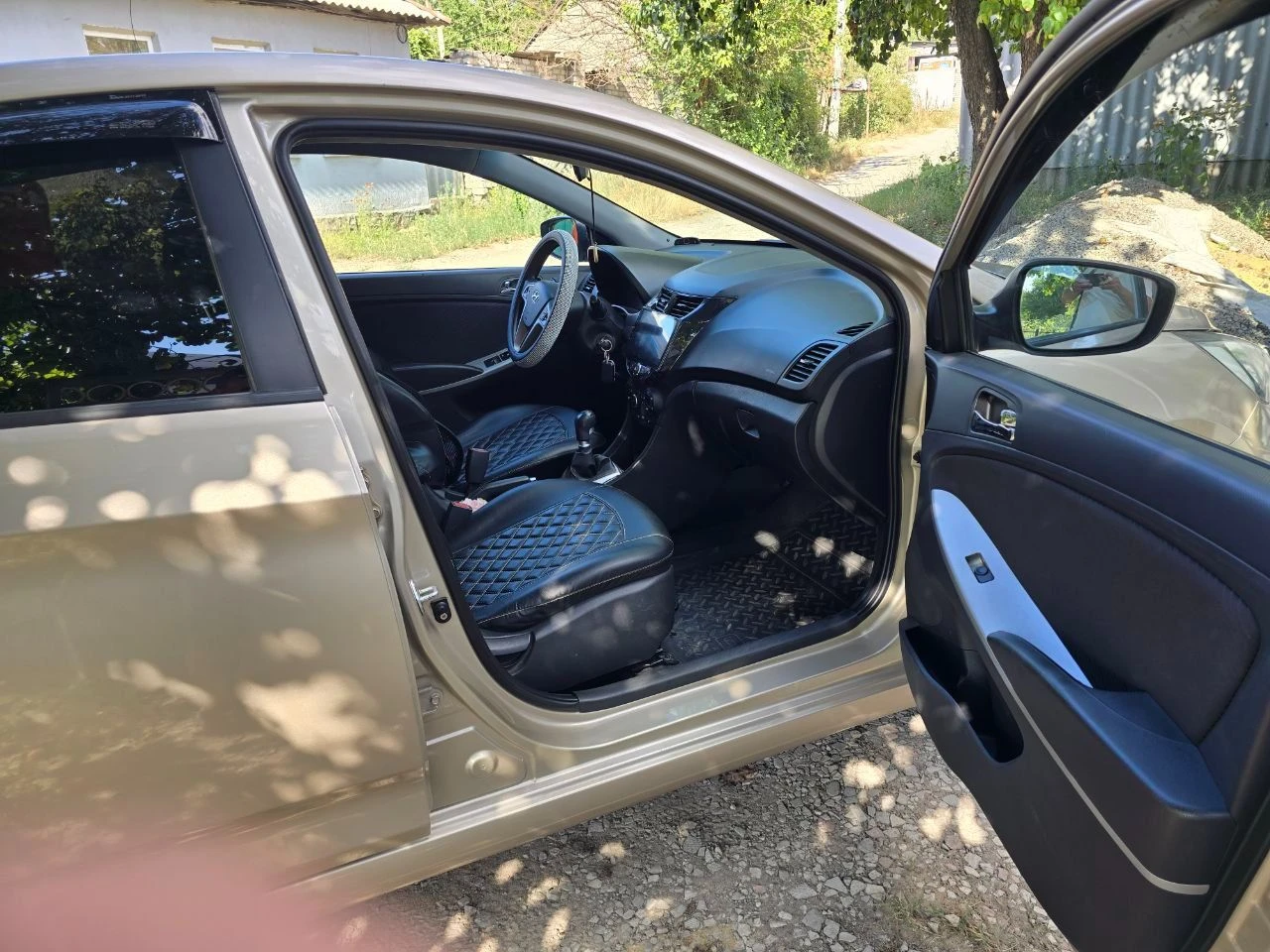Hyundai solaris, 2012 г. в, механика, передний привод, 1,4, пробег 119 000 км, цена 900 000 руб, тел. +7959 126 47 75 максим, г. луганск - фотография - 4