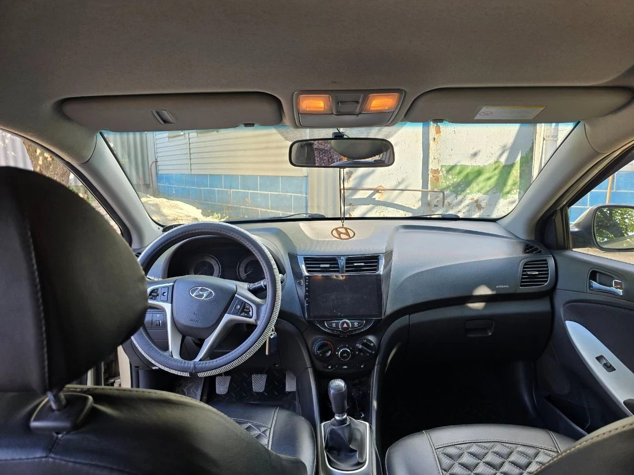 Hyundai solaris, 2012 г. в, механика, передний привод, 1,4, пробег 119 000 км, цена 900 000 руб, тел. +7959 126 47 75 максим, г. луганск - фотография - 2