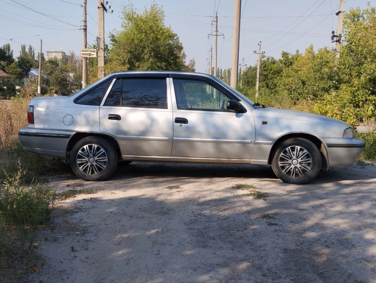 Нексия 1.5, 16кл, 85л. с. 2005г. продается экономичная и резвая рабочая лошадка. 4 эсп, гур, магнитола, электрика вся рабочая. обслужена, стоит много новых запчастей, сел - поехал. цена 235 тыс, небольшой торг у капота. горловка, +79494804415 - фотография - 5