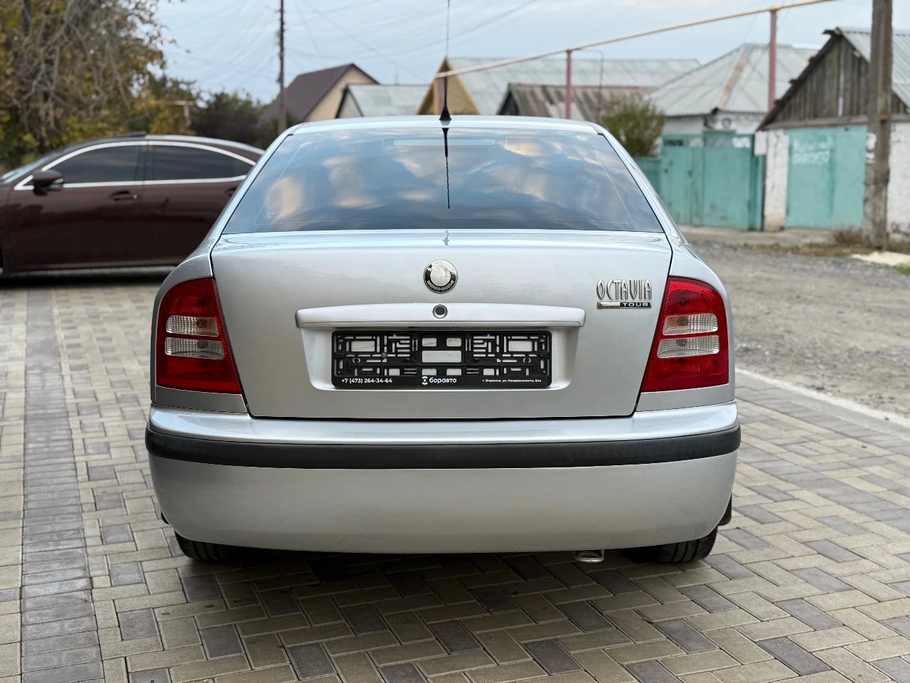 Продам шкоду в очень хорошем состоянии таких шкод очень мало в таком состоянии кузов весь в заводском окрасе за исключением одной детали были сколы на капоте. салон в отличном состоянии кузов обесшумлен стоит хорошая музыка камера заднего вида климат работает авто до первого клиента кто ищет живую шкоду. если вы из далека могу снять видео обзор с толщиномером. остальные вопросы по телефону 🚗марка шкода октавия ⚙️мотор 1.6 бензин 📦коробка механика 🏃‍♂️‍➡️пробег 240 тысяч родной 📅год выпуска 2008 💶цена 670т рублей ☎️тел +79497257498 - фотография - 4
