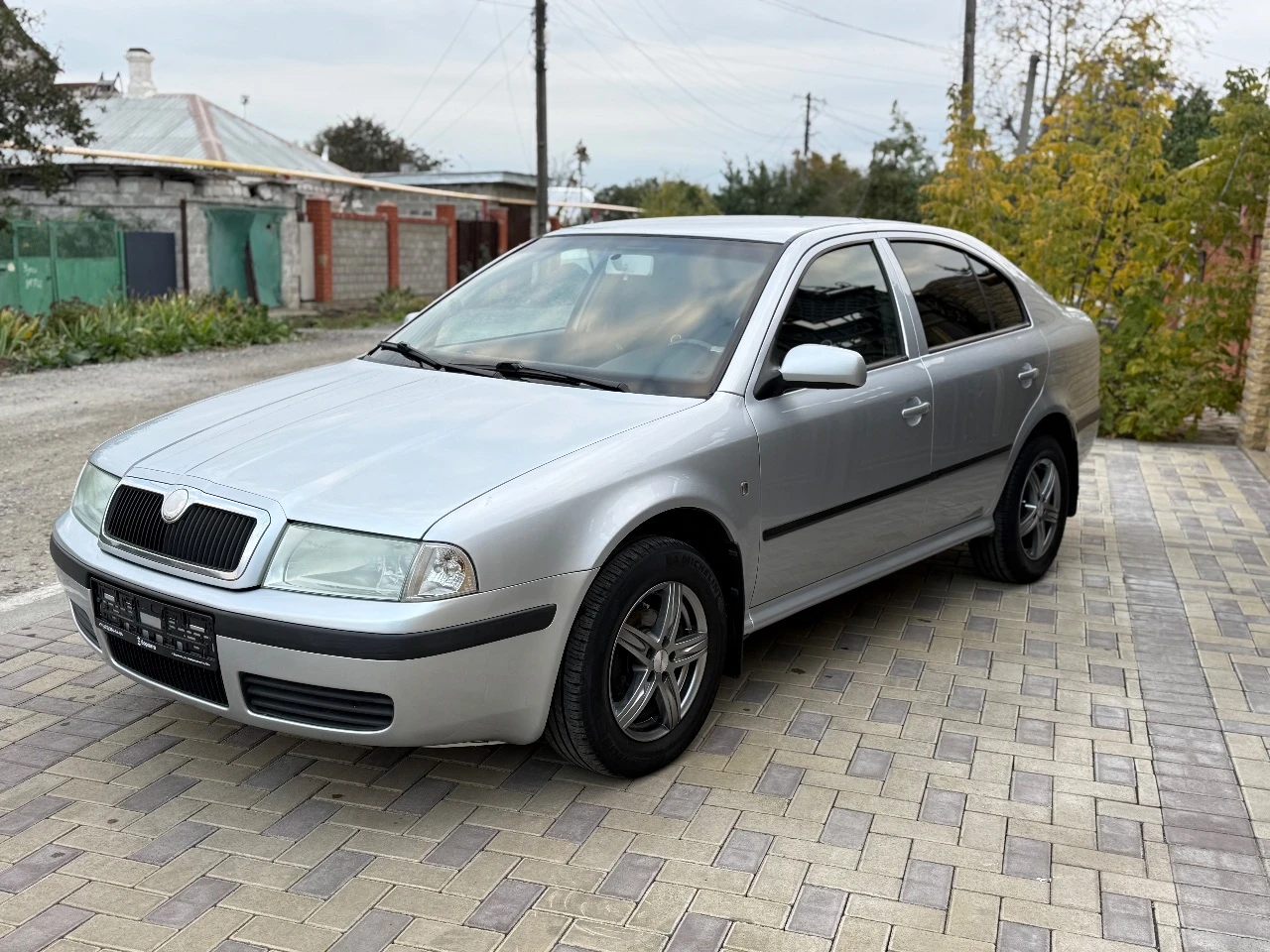 Продам шкоду в очень хорошем состоянии таких шкод очень мало в таком состоянии кузов весь в заводско... - фотография