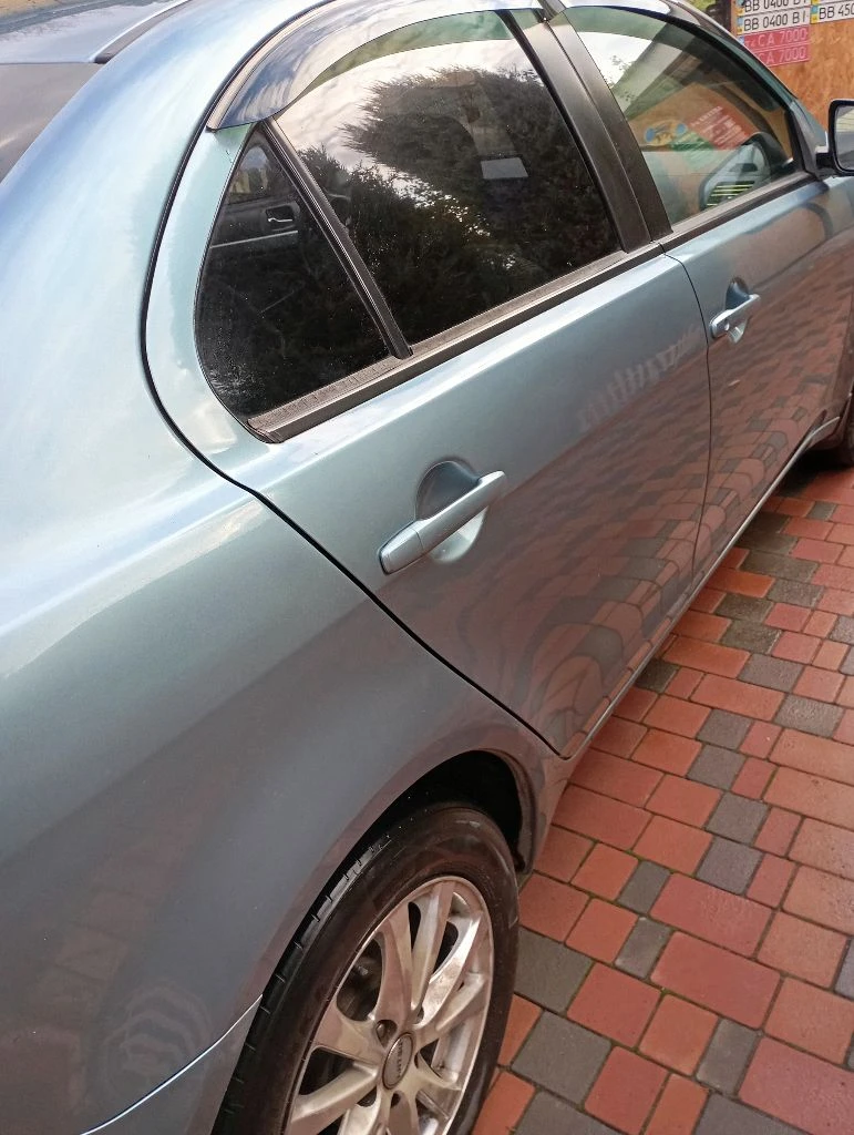 Митсубиси лансер 2011 год 1.5 акпп пробег 180 тыс. установлен полностью новый двигатель пробег15 тыс. авто и салон ухоженный. резина летняя новая зима износ 10 процентов. . ничего не гремит не стучит коробка переключает идеально. хорошая мультимедиа. 950 тыс. торгнебольшой. собственник. +79591112597 - фотография - 3