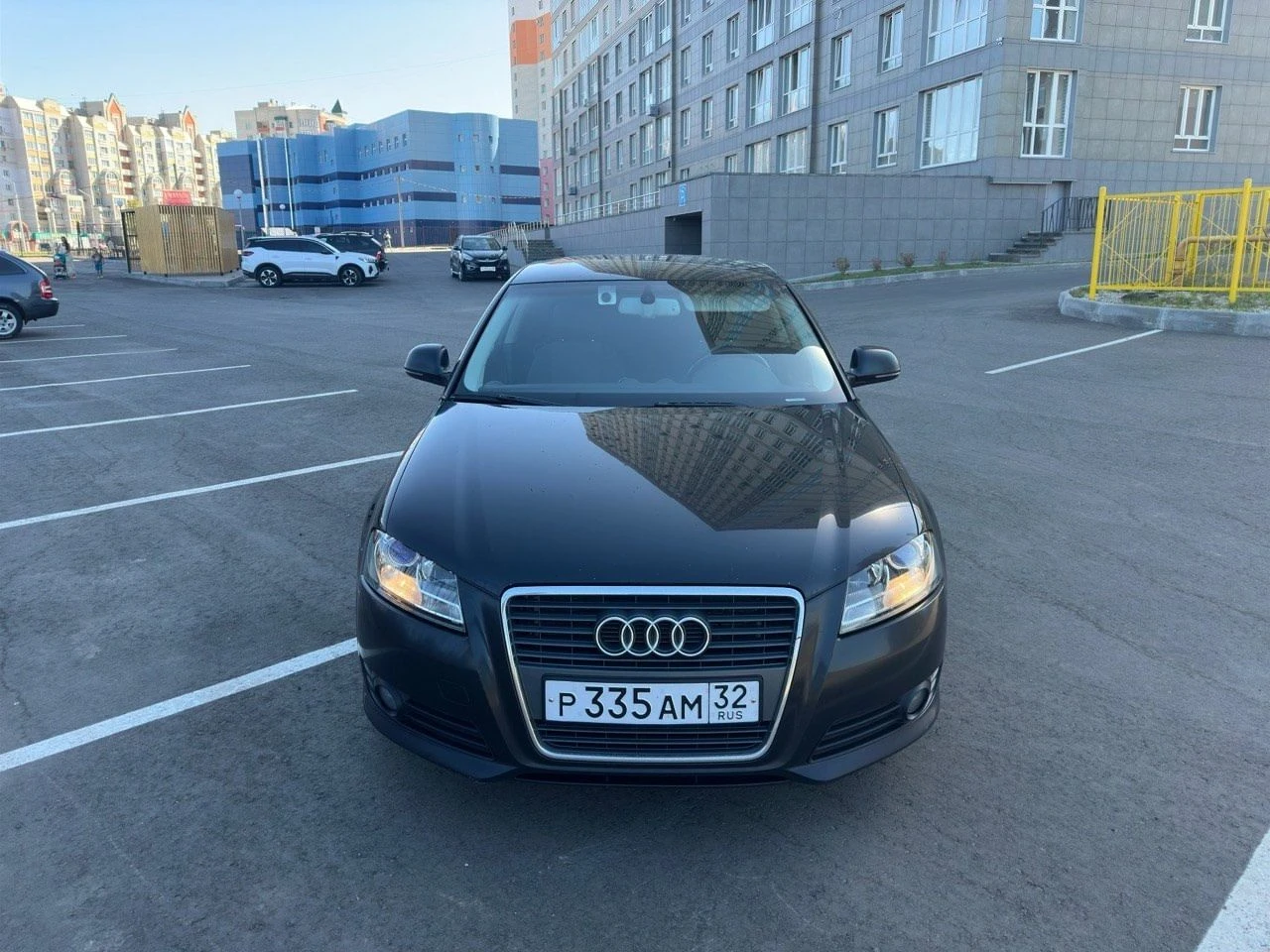 Продам audi a3 8p 1.4 tsi 📌 пробег: 245,000 км 📌 год: 2008 📌 коробка: 6ст механика 📌 цена: 800,000 руб. 📌 контакты: +7 (915) 646-92-30 или пишите в лс 🚗 описание автомобиля: технически идеальное состояние, новая коробка установлена в сентябре прошлого года. я пятый владелец, купил в декабре 2022 года и проехал 70,000 км. машина проверена временем и дальними поездками – ни разу не подвела! фары: установлены bi-led линзы (идеальный свет). мультимедиа: android-магнитола с carplay, максимальная комплектация и камера заднего хода. климат: работает без нареканий. двигатель и коробка: в отличном состоянии, масло между заменами уходит 200-300 г (меняю каждые 7500 км, использую bardahl). ничего не стучит, турбина в полном порядке. колеса: r16 (зима, шипы) и новая летняя резина куплена в этом году кузов: было небольшое дтп (все фото есть, повреждения незначительные). гнили нет, сколы-рыжики присутствуют, но критичного ничего нет типичные ваговские моменты итог: сел и поехал – все, что нужно, уже сделано. осмотр в горловке. 📞 звоните или пишите, автомобиль ждет нового владельца! - фотография - 4