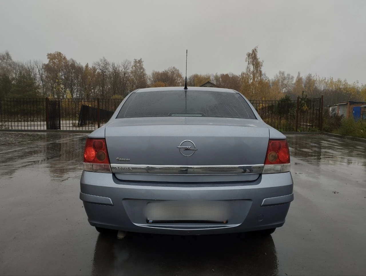 Opel astra h, 1.6l, 2008г, 193ткм приятная, ухоженная астра в технически идеальном состоянии. обслуживалась всегда вовремя хорошими, качественными запчастями. 90% родного окраса. действительно, достойный автомобиль. собственник. 180 регион. цена 575 000 горловка, +79494804415 - фотография - 2