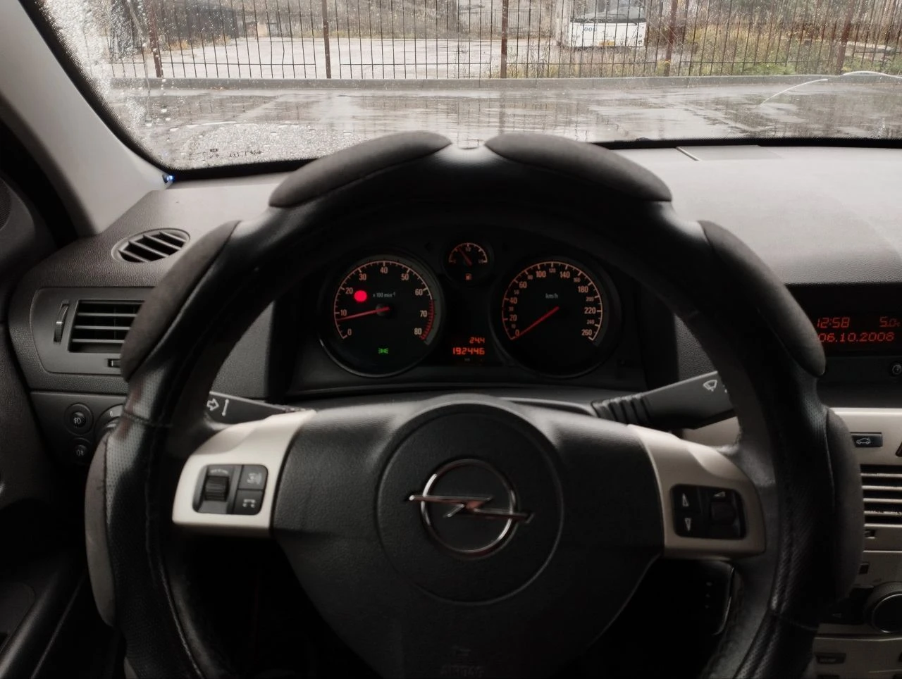 Opel astra h, 1.6l, 2008г, 193ткм приятная, ухоженная астра в технически идеальном состоянии. обслуживалась всегда вовремя хорошими, качественными запчастями. 90% родного окраса. действительно, достойный автомобиль. собственник. 180 регион. цена 575 000 горловка, +79494804415 - фотография - 6