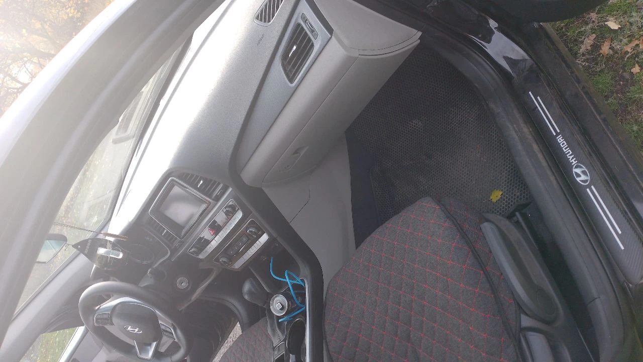 Продам hyundai sonata 2018г. пробег 71000 мотор 1.6 турбо 184 л. с цена 1550000 небольшой торг. все остальные вопросы по телефону +79494905997 - фотография - 16