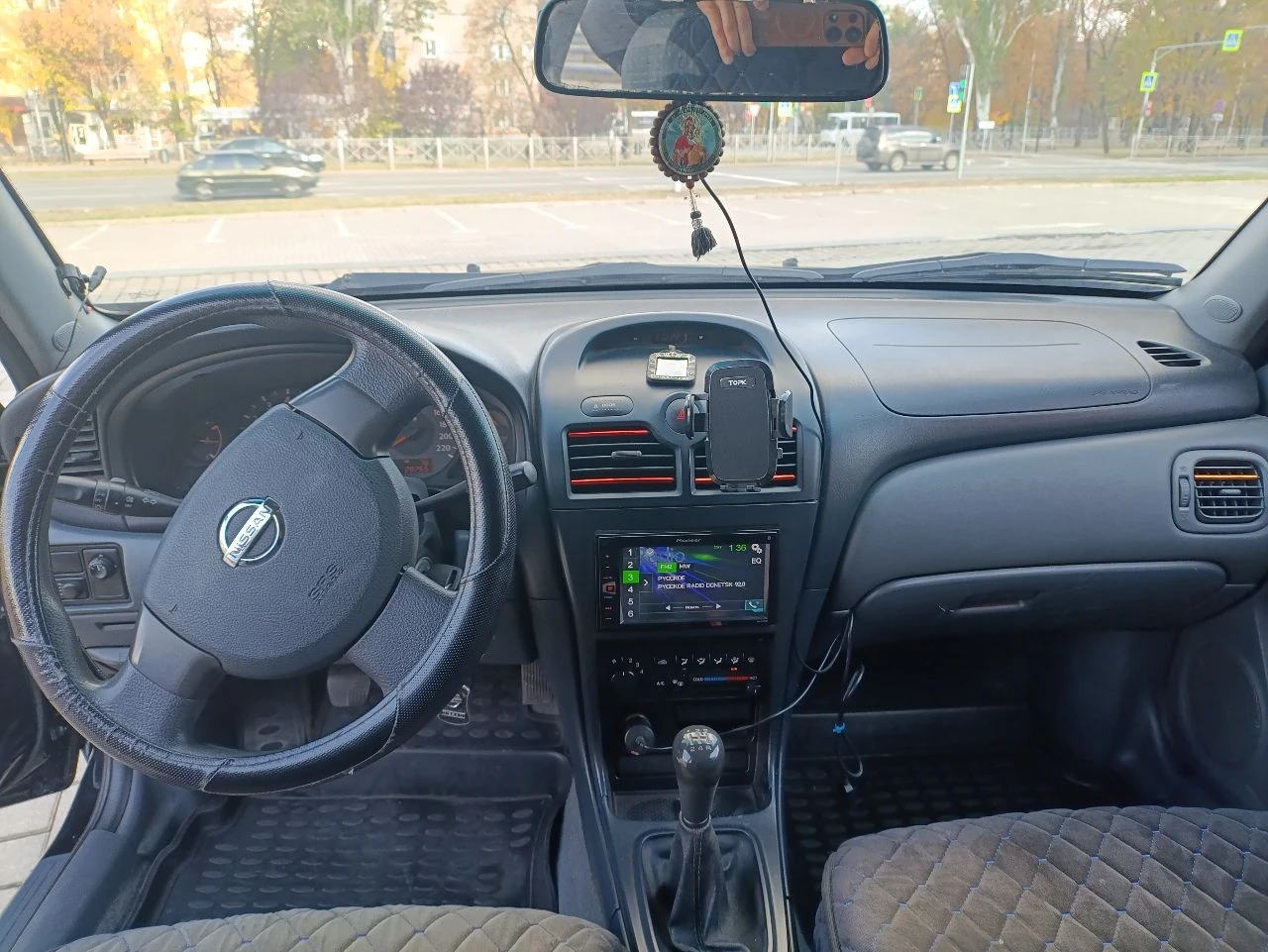Продам nissan almera classic (2007 г. в.) двигатель 1.6, пробег 280т, в хорошем состоянии. собственник, машиной владею 2.5 года. по машине было много чего сделано. из последнего был заменен радиатор кондиционера, ремень генератора, установлены новые фары. весной была замена сцепления, тросов ручника, хороший аккумулятор, по ходовой части нареканий никаких. прошлой зимой была замена радиатора печки. по кузову есть следы эксплуатации, дыр и всего прочего нет. 2 комплекта свежей резины. двигатель масла не ест ни грамма, замена каждые 5-6 т. за все время машина не разу не подвела, все что нужно было менять - менялось, каждая кнопка работает. от машины не избавляюсь, любые проверки за ваш счет, машина полностью обслужена, вложений не требует, покупкой останетесь довольны. по документам порядок. переоформление в мрэо. цена 540.000 ₽, торг заинтересованным людям в разумных пределах. территориально донецк тел. +7(949)323-48-82 звонить можно в любое время - фотография - 3
