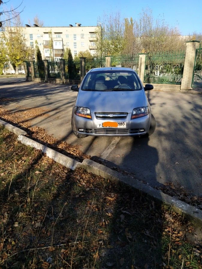 Шевроле авео т 200, объем 1.2 (72 л. с.),2005 г. гур, кондиционер, эл. стекл. подьемники. пробег 240т. владею авто больше года, полность обслужено, готова к эксплуатации на долгий период. авто очень прост в управлении и экономичен как по топливу, так и по запчастям, подойдёт тем, кто имеет не большой опыт в управлении транспорта. осмотр енакиево. тел. +79493254755.цена 340т. р. - фотография - 3