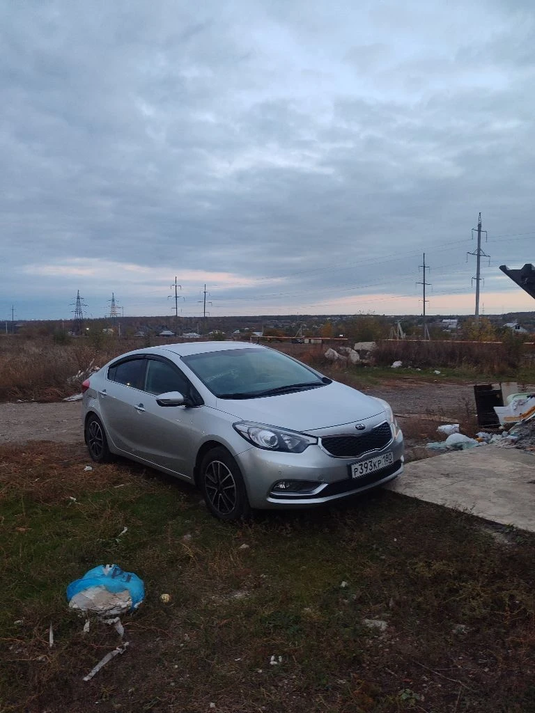 Обменяю kia cerato 3 2014 2.0 бензин 116 тыс пробег родной окрас! двухзонный климат-контроль, бесключевой доступ, подогрев всех сидений/лобового стекла, датчик света, круиз-контроль, парктроник, два ключа. обмен на kia cerato 2 с вашей доплатой, другие модели не предлагать, для чего обмен т. к нужна определенная сумма денег. либо продам свою kia. цена 1.3.т. +79493207397 - фотография - 7