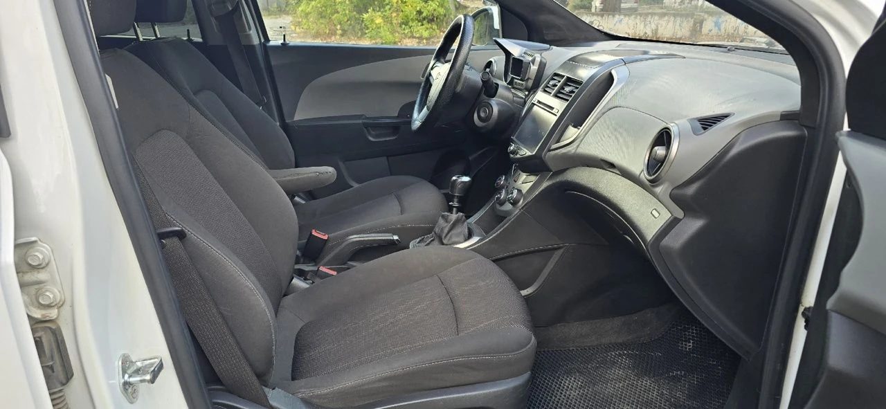 Продам chevrolet aveo t300 год 2013. пробег 168 т. в очень хорошем состоянии, без вложений. все опции работают в штатном режиме, обслужена. новая резина. цена 765 000 рублей. осмотр г. петровское. дополнительная информация по телефону ☎ 📞 + 7 959 238 87 13 - фотография - 8