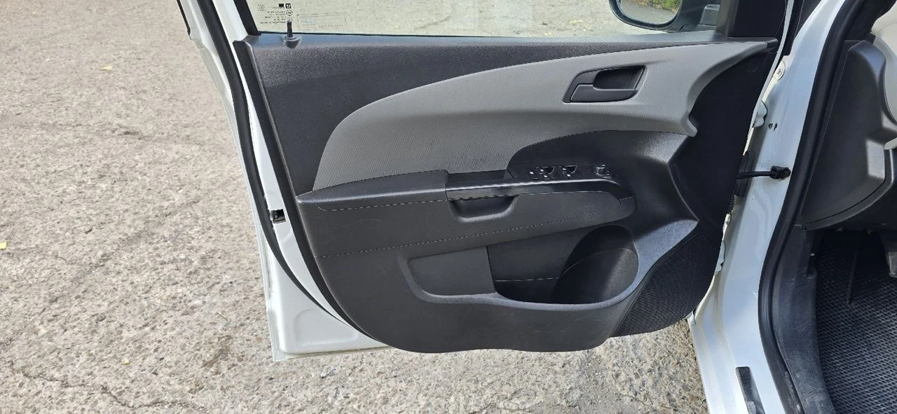 Продам chevrolet aveo t300 год 2013. пробег 168 т. в очень хорошем состоянии, без вложений. все опции работают в штатном режиме, обслужена. новая резина. цена 765 000 рублей. осмотр г. петровское. дополнительная информация по телефону ☎ 📞 + 7 959 238 87 13 - фотография - 9