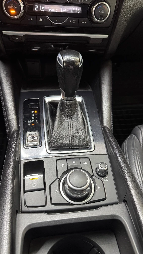 Mazda 6, 2017 — для тех, кто любит драйв и стиль! цена 1 890 000 руб. +79493329833 денис авто в донецке эта mazda 6 создана, чтобы дарить эмоции от каждой поездки. надёжный атмосферный двигатель 2.5 (186 л. с.) в паре с автоматом делает вождение лёгким и уверенным. машина отзывчивая, динамичная и при этом экономичная — идеальный баланс мощности и комфорта. ✨ преимущества: • идеально ухоженное состояние — авто обслуживалось вовремя, без халтуры. • кузов без серьёзных повреждений, салон чистый и аккуратный. • отличная комплектация: мультимедиа, камера заднего вида, двухзонный климат-контроль, бесключевой доступ, датчики слепых зон и многое другое. • приятный расход топлива — около 7–8 л/100 км. mazda 6 — это не просто средство передвижения. это стиль, эмоции и надёжность в одном автомобиле. сел, нажал газ — и почувствовал удовольствие от вождения. 💥 машина не требует вложений — просто садись и наслаждайся! 📍 осмотр в удобное время, звоните или пишите — расскажу всё подробно. - фотография - 3