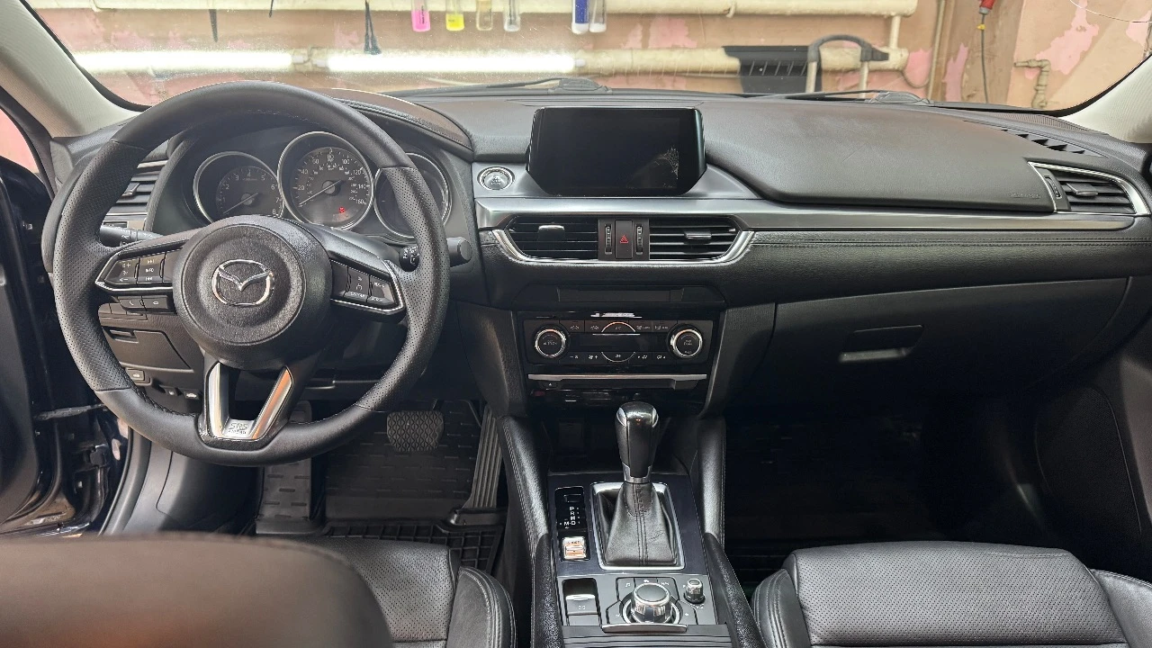 Mazda 6, 2017 — для тех, кто любит драйв и стиль! цена 1 890 000 руб. +79493329833 денис авто в донецке эта mazda 6 создана, чтобы дарить эмоции от каждой поездки. надёжный атмосферный двигатель 2.5 (186 л. с.) в паре с автоматом делает вождение лёгким и уверенным. машина отзывчивая, динамичная и при этом экономичная — идеальный баланс мощности и комфорта. ✨ преимущества: • идеально ухоженное состояние — авто обслуживалось вовремя, без халтуры. • кузов без серьёзных повреждений, салон чистый и аккуратный. • отличная комплектация: мультимедиа, камера заднего вида, двухзонный климат-контроль, бесключевой доступ, датчики слепых зон и многое другое. • приятный расход топлива — около 7–8 л/100 км. mazda 6 — это не просто средство передвижения. это стиль, эмоции и надёжность в одном автомобиле. сел, нажал газ — и почувствовал удовольствие от вождения. 💥 машина не требует вложений — просто садись и наслаждайся! 📍 осмотр в удобное время, звоните или пишите — расскажу всё подробно. - фотография - 8