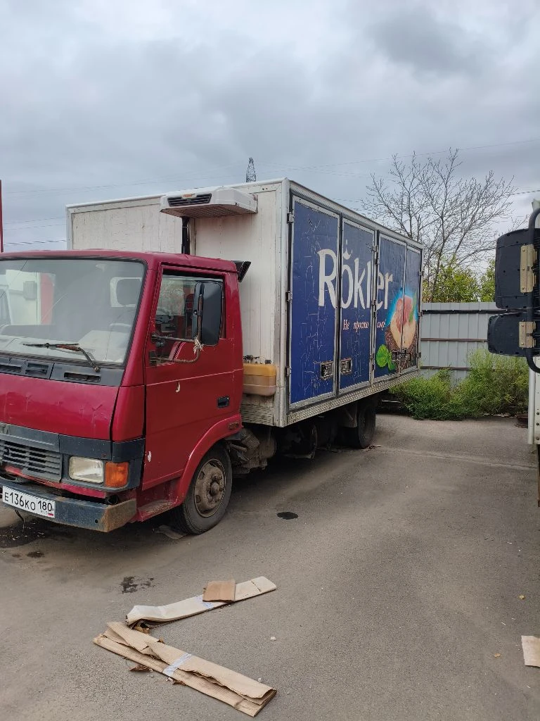 Продам tata lpt 613 фургон, есть рефрижератор. пробег 303034.год 2007.на ходу, есть недочеты по кабине и кузову. все вопросы по телефону +7 949 334 16 25.цена 500 000 - фотография - 2
