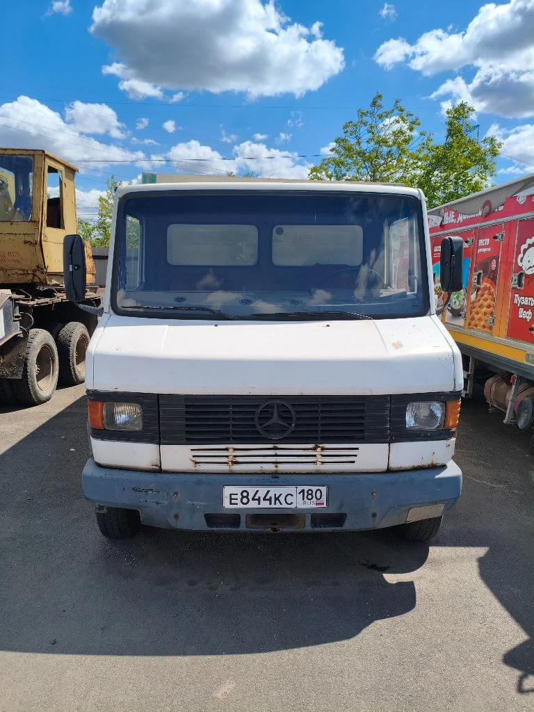 Продам mercedes benz 609d рефрижератор. пробег 656659.год 1992.на ходу, есть недочеты по кабине и ку... - фотография