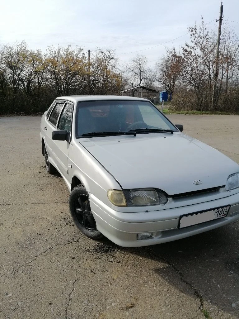 Продам ваз 2115, 2005 г. , 1.5 л. цена 250 тыс. руб. торг в хорошем состоянии. документы чистые, без штрафов, запретов, ограничений. дкп, стс, птс на руках. по технике отлично все. мотор работает тихо, масла, коробка без нареканий, не выбивает, не хрустит. кузов ровный, без рыжиков. электрика исправна. 2 эл. стеклоподъёмника. печка греет. дно, пороги, стаканы, целые. музыка играет не плохо. лобовое целое. резина зима, свежая r14. автомобиль на полном ходу. салон ухожен. макеевка, шахтерск +79496306865 - фотография - 6