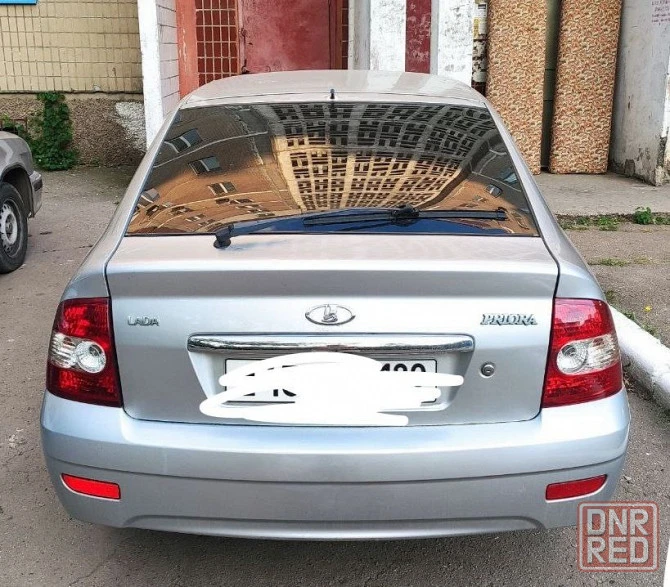 Продам авто. ваз приора.1.6 обьем. год выпуска 2010.бензин. механика. передний привод. цвет серебро. хэтчбек.5 дверей. автомобиль в хорошем состоянии. антикор. обработка. коробка после полного ремонта. двигатель обслужен. замена всех жидкостей. ремня грм и всех роликов. подушек двигателя. тормозных колодок. ходовая часть в норме. по технике нареканий нет. машина обслужена и готова к эксплуатации. присутствуют незначительные возрастные изменения. два комплекта резины зима-лето на литье и на штампах. передние эсп. центр. замок. машина семейная и реально в достойном состоянии. .цена-420000( торг) собственник +7949 3549094 - фотография - 4