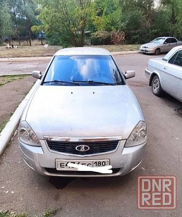 Продам авто. ваз приора.1.6 обьем. год выпуска 2010.бензин. механика. передний привод. цвет серебро. хэтчбек.5 дверей. автомобиль в хорошем состоянии. антикор. обработка. коробка после полного ремонта. двигатель обслужен. замена всех жидкостей. ремня грм и всех роликов. подушек двигателя. тормозных колодок. ходовая часть в норме. по технике нареканий нет. машина обслужена и готова к эксплуатации. присутствуют незначительные возрастные изменения. два комплекта резины зима-лето на литье и на штампах. передние эсп. центр. замок. машина семейная и реально в достойном состоянии. .цена-420000( торг) собственник +7949 3549094 - фотография - 2