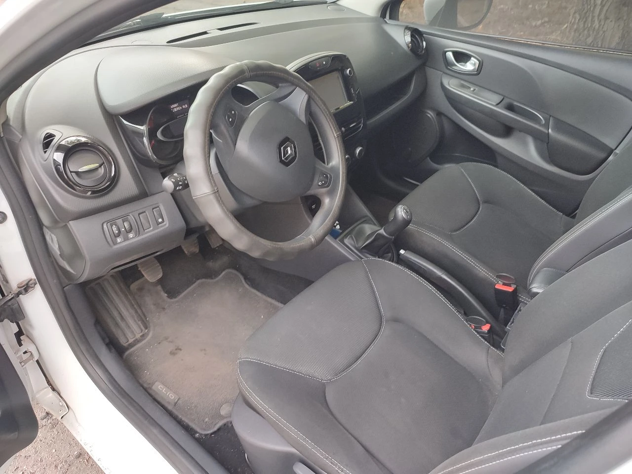 Рено. клио. 2017г. состояние. нового. пробег. 71. т. км. тел +79493373857 - фотография - 2