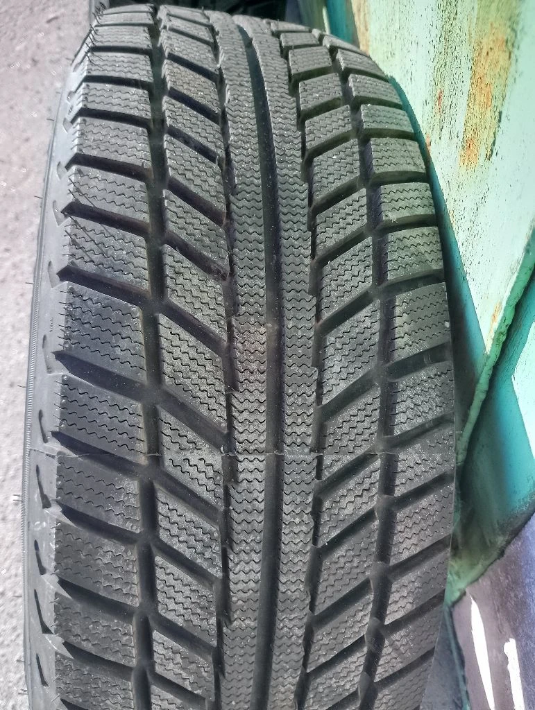 Продам оригинальные легкосплавные диски в хорошем состоянии ww 6.5j+ r16 rdc 5+112 dia 57,1 et50 с новой резиной, белшина 205 60 16 цена 55т. руб. тел +7 949 365 89 88 горловка тел+7 949 815 83 08 whatsapp. - фотография - 2