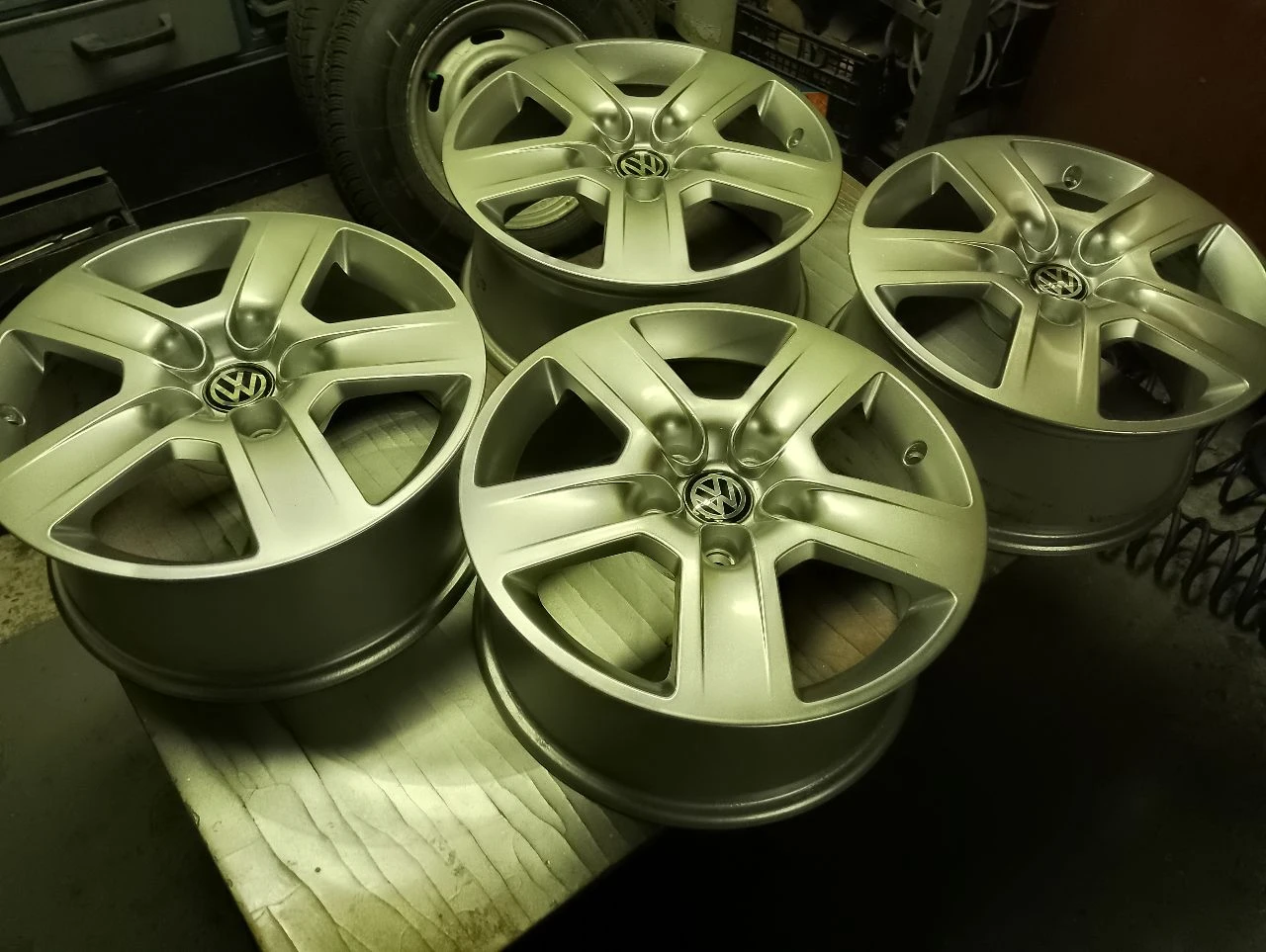 Продам диски ауди, фольцваген 7j+16 rdc 5+112 dia 57.1 et 42.цена 32 т. руб. тел +7 949 365 89 88.г горловка. тел+7 949 815 83 08 whatsapp. - фотография - 3