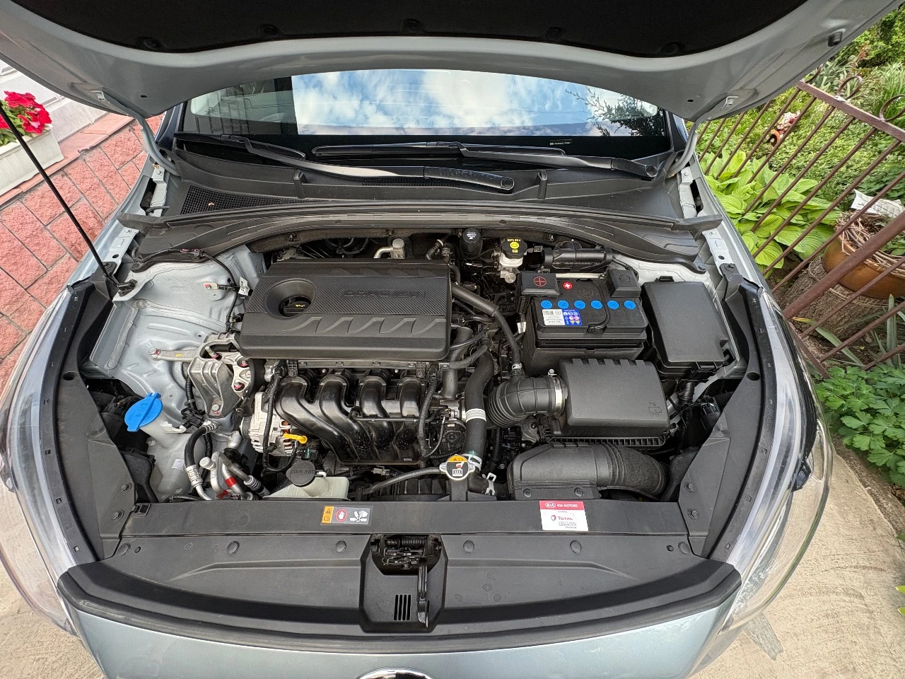 Продам киа сид. состояние нового автомобиля!всю жизнь ездил в крыму. богатая комплектация есть все нужное 2-х зонный климат, подогрев сидений и руля, парктроники и камера заднего вида, установок дорогая сигнализация scher-khan с автозапуском и возможностью управлять с телефона. пробег-21000км год выпуска-2019 цена-2,350🍋 осмотр город макеевка советский район, на осмотры не выезжаю!+79494844650 - фотография - 18