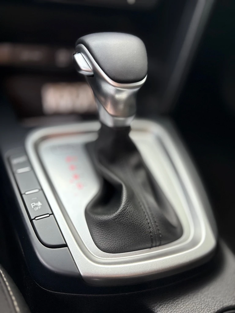 Продам киа сид. состояние нового автомобиля!всю жизнь ездил в крыму. богатая комплектация есть все нужное 2-х зонный климат, подогрев сидений и руля, парктроники и камера заднего вида, установок дорогая сигнализация scher-khan с автозапуском и возможностью управлять с телефона. пробег-21000км год выпуска-2019 цена-2,350🍋 осмотр город макеевка советский район, на осмотры не выезжаю!+79494844650 - фотография - 13