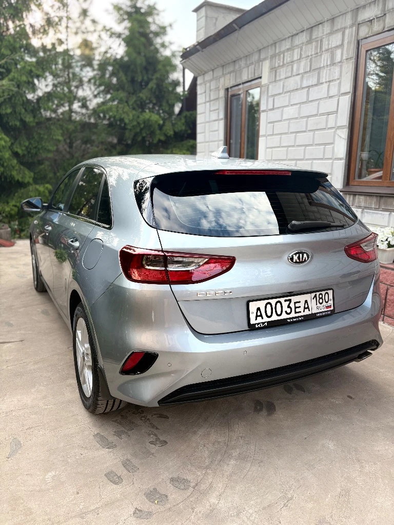 Продам киа сид. состояние нового автомобиля!всю жизнь ездил в крыму. богатая комплектация есть все нужное 2-х зонный климат, подогрев сидений и руля, парктроники и камера заднего вида, установок дорогая сигнализация scher-khan с автозапуском и возможностью управлять с телефона. пробег-21000км год выпуска-2019 цена-2,350🍋 осмотр город макеевка советский район, на осмотры не выезжаю!+79494844650 - фотография - 6