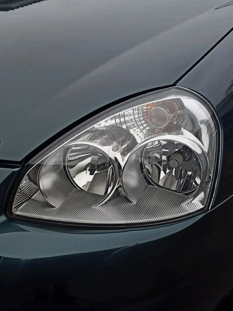 Продам lada priora 2012 года выпуска. я собственник, авто оформлено на меня!пробег 65 000 км родной!!! комплектация люкс! авто полностью обслужено, делать ничего не нужно! недавно были заменяны все жидкости: масло в моторе, масло в коробке, тормозная жидкость, антифриз немецкий хофер! по ходовой авто как мячик, также заменил все резинки, салейнблоки, 4 шруза тоже новые, колодки передние и задние! ремень генератора кондиционера, ремень грм 10тыс назад! под капотом заменяны все прокладки соединений, мотор не троит, не сопит, не течёт, работает всё ровно, гидрики не стучат! мотор родной, как есть, никто в него не лазил, масло от замены до замены! фильтр воздушный, салонный новые! кондёр морозит как надо! в фарах ближний и дальний хорошие леды, туманки линзы свет отличный! по кузову рыжиков нет, оброботона моволью : дно, арки, багажник, двери, капот! керамика 2 слоя! в родном окрасе, цвет "цунами". авто в живую смотриться достойно, лучше чем на фото! продажа по причине покупки другого авто! резина зимняя новоя!!! есть комплект летней, проехал один сезон! сигнализация с автозапуском "starline". любые проверки приветствуются! 650тыс руб. все вопросы по телефону! +79494782672 - фотография - 4